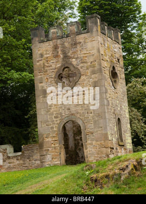 Una torre a Castello Stainborough, in Wentworth Giardini di Castello, vicino a Barnsley in South Yorkshire Foto Stock