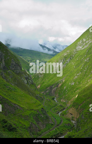 Scenario sul naso diavoli viaggio per ferrovia, Alausi per Sibambe, Ecuador Foto Stock