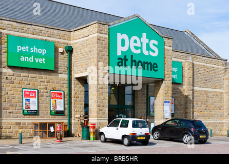 Animali domestici in casa pet superstore e vet, Great Northern Retail Park, Leeds Road, Huddersfield, West Yorkshire, Inghilterra, Regno Unito Foto Stock