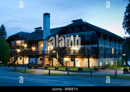 Lake McDonald Lodge al tramonto, il Glacier National Park Montana Foto Stock