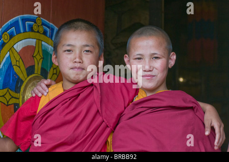 Contenti i monaci buddisti, Chimi Lhakhang, Bhutan Foto Stock