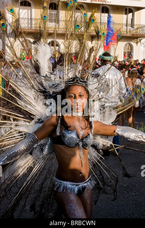 Colorato Costume donna, Carnevale, Mindelo, Sao Vicente - Capo Verde Foto  stock - Alamy