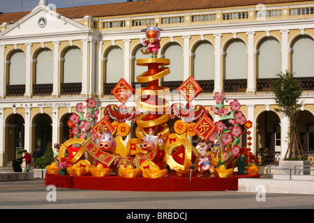 Anno Nuovo Cinese galleggiare su Leal Piazza Senado, Macao, Cina Foto Stock