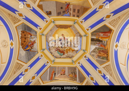 Gli affreschi di Saint-Nicolas de Veroce chiesa, Haute Savoie, Francia Foto Stock