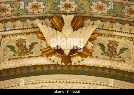 Holy Ghost scultura nella Basilica Fourviere, Lione, Rhone, Francia Foto Stock