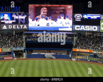 "Yankee Stadium, la dedizione di George M. Steinbrenner la placca, New York" Foto Stock