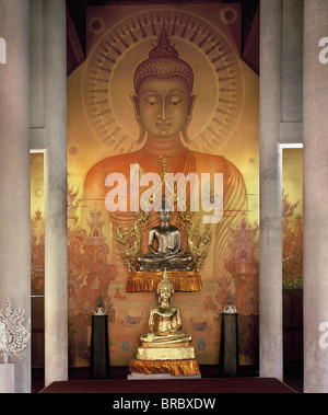 Interno del moderno tempio buddista, Wat Rong Khun, Chiang Rai, Thailandia del Nord della Thailandia Foto Stock