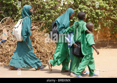 Gli scolari islamici, a Lomé, Togo, Africa occidentale Foto Stock