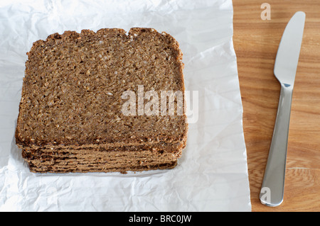 In tedesco il pane nero (schwarzbrot) realizzato da Kretzer Foto Stock