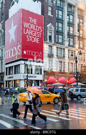 Macy's flagship store sulla sesta Avenue, Manhattan, New York, New York, Stati Uniti d'America Foto Stock