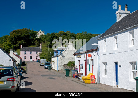 La strada principale di Dervaig, Isle of Mull, Argyll and Bute, Scozia. SCO 6721 Foto Stock