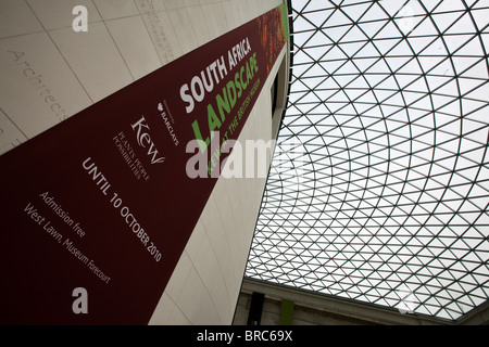 Banner per un sudafricano mostra paesaggio, il British Museum Great Court, Londra, Regno Unito. Foto Stock