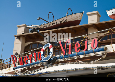 Dh PUERTO DEL CARMEN Lanzarote Lanzarote ristorante di pesce di segno Foto Stock