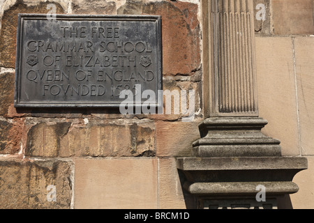 La vecchia regina Elisabetta Grammatica dell edificio scolastico, Church Street, Ashbourne, Peak District, Derbyshire, England, Regno Unito Foto Stock