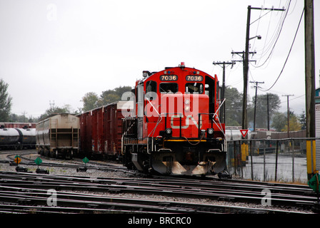 Il Canadian National locomotive diesel nel cantiere ferroviario in North Vancouver BC British Columbia Canada Foto Stock