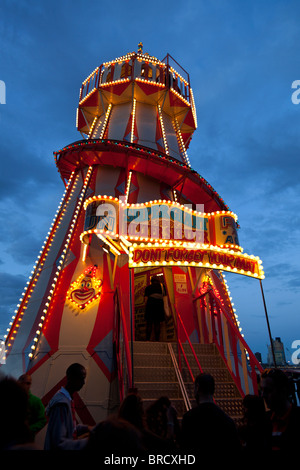 Helter Skelter al sindaco di Thames Festival è Londra, Inghilterra, Regno Unito. Foto Stock