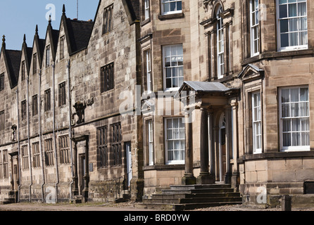 La vecchia regina Elisabetta Grammatica dell edificio scolastico, Church Street, Ashbourne, Peak District, Derbyshire, England, Regno Unito Foto Stock