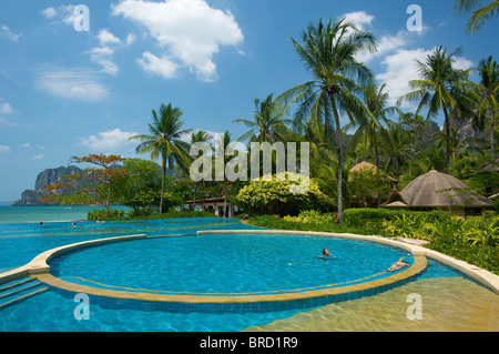 Piscina del Rayavadee Resort Krabi, Thailandia Foto Stock