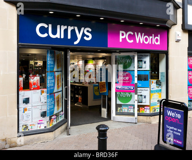 Currys & PC World store in Chester Town Center, Cheshire, Inghilterra, Regno Unito Foto Stock