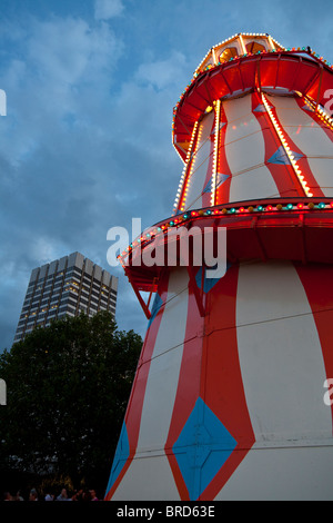 Helter Skelter al sindaco di Thames Festival è Londra, Inghilterra, Regno Unito. Foto Stock