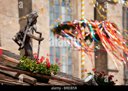 Legno scolpito la figura, maggio Week Festival a Osnabrück, Bassa Sassonia, Germania Foto Stock