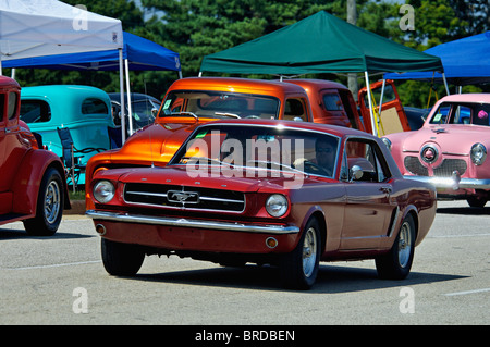 1964 Ford Mustang su strada a 2010 Asta di strada i cittadini a Louisville, Kentucky Foto Stock