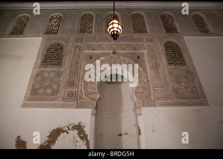 Mihrab, sala da preghiera, Bou Inania, medersa, Meknes Marocco Foto Stock