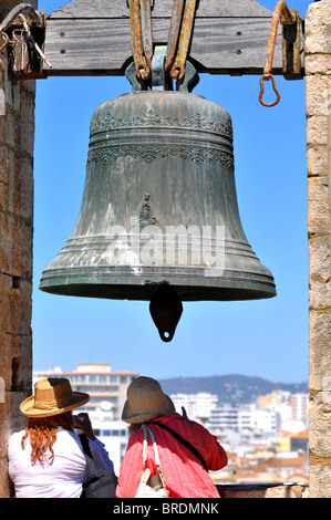 Campanile della cattedrale in piazza del Largo da Se Cathedral, Faro storico Portogallo Foto Stock