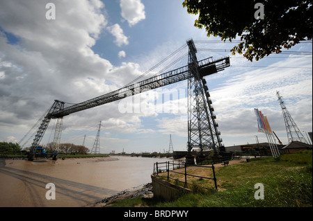 Ristrutturazione del Newport Transporter Bridge in Galles s. La traversata che attraversa il fiume Usk fu costruito 1902-1906 ed è essere Foto Stock