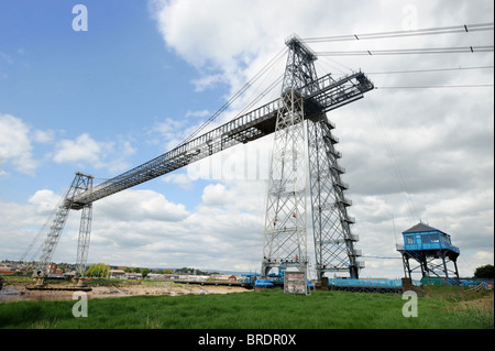 Ristrutturazione del Newport Transporter Bridge in Galles s. La traversata che attraversa il fiume Usk fu costruito 1902-1906 ed è essere Foto Stock