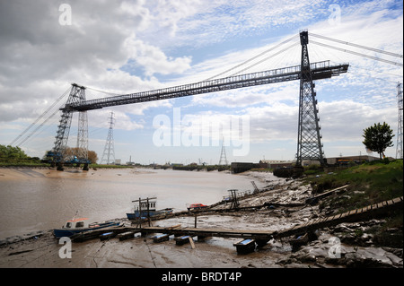 Ristrutturazione del Newport Transporter Bridge in Galles s. La traversata che attraversa il fiume Usk fu costruito 1902-1906 ed è essere Foto Stock