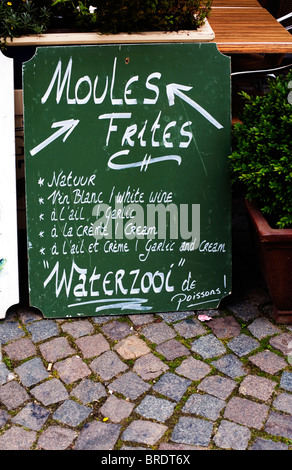 Il menu del ristorante-board, moules frites, Bruges, Belgio, Europa Foto Stock