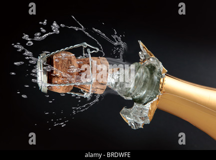 Bottiglia di Champagne cork popping Foto Stock