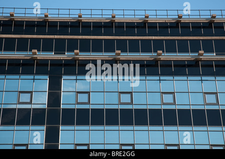 Dettagli architettonici dell'ex Daily Express costruzione,rinominato Expressnetworks edificio.Il Grade ii stile art deco.Manchester. Foto Stock