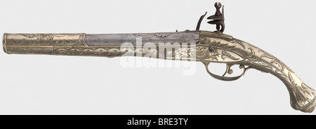 Pistola flintlock balcanica/turca montata in nichel-argento, cilindro rotondo 19th Century, foro liscio in calibro 15 mm stampato con segni a forma di testa e tagliato con motivi floreali sulla culatta. Flintlock in ferro inciso. Scolpito decorativamente. Protezione a scatto in nichel-argento, riccamente cesellata con disegni ornamentali. Lunghezza 41 cm. Storico, storico, 19th secolo, Impero Ottomano, pistola, palmare, arma da fuoco, arma da fuoco, pistola, armi da fuoco, armi da fuoco, armi, armi, pistole, oggetto, oggetti, alambicchi, clippings, cut-out, cut-out, cut-out, Foto Stock