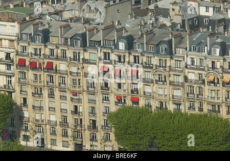 Birds Eye view di edifici e tetti nel XVI arrondissement di Parigi, Francia. Foto Stock