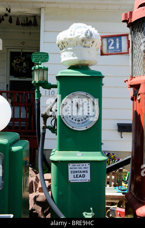 Stazione di gas cimeli lungo la Route 66 vicino ODell Illinois Foto Stock