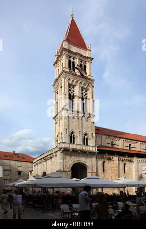 Torre della cattedrale di San Lorenzo, Trogir, Dalmazia, Croazia Foto Stock