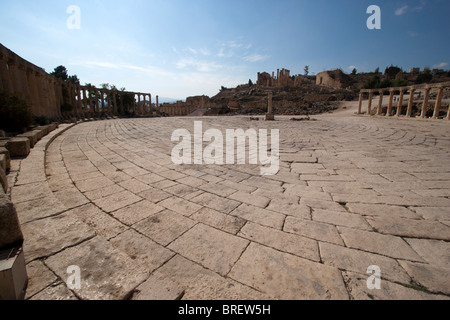 Il foro ovale presso le rovine Romane di Jerash, Giordania, Medio Oriente. Foto Stock