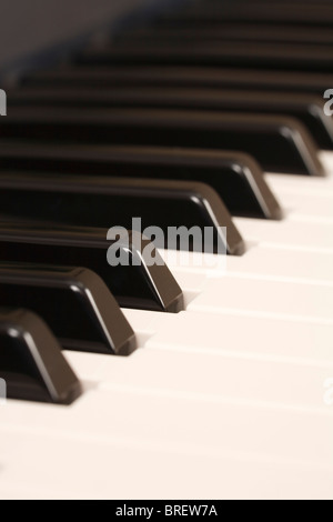 Primo piano dei tasti di un pianoforte Foto Stock