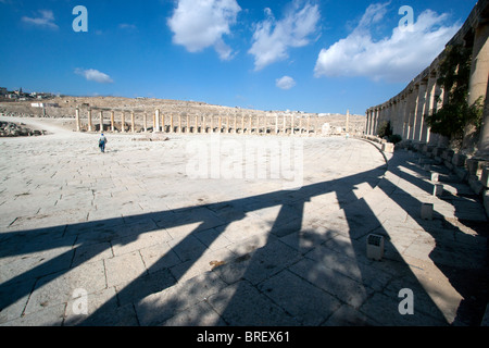 Il foro ovale presso le rovine Romane di Jerash, Giordania, Medio Oriente. Foto Stock