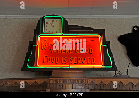 Insegna al neon storico interno Ariston Cafe lungo la Route 66 Litchfield Illinois Foto Stock