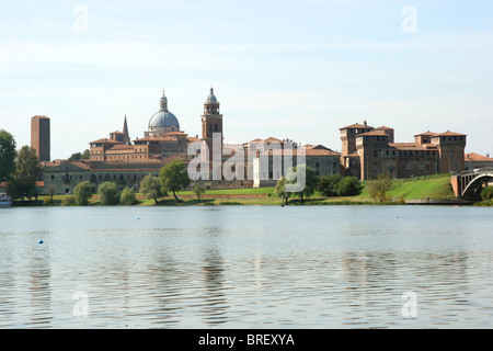 Mantova.Vista dai laghi. Foto Stock