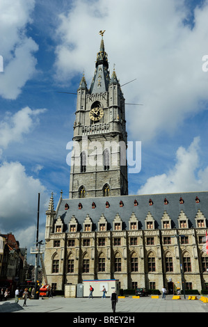 Il Belfort e Lakenhalle (panno Hall) nel centro storico della città di Gand in Belgio Foto Stock