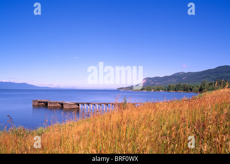 Stuart Lake, la Fortezza di San Giacomo, Northern BC, British Columbia, Canada - Vista panoramica del Dock nel lago Foto Stock