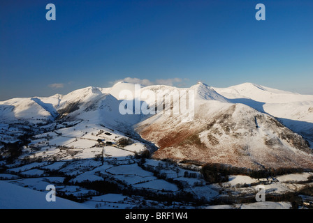 Derwent Fells e Newlands Valley in inverno, Lake District inglese Foto Stock