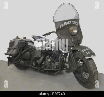 Véhicules Militaires, Moto Harley Davidson 1200 CC, Cette moto est un modèle assez raro. Fabriqué en moins Grand nombre que la WLA, elle fût utilisée principalement comme véhicule de liaison. Moto reconstruite. Un redémarrer, mécanique non testée. Année de fabrication inconnue. Numéro trouvé sur le moteur '41U1954'. Pas de carte garzata, , Foto Stock