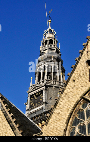 De Oude Kerk, la chiesa più antica di Amsterdam, Olanda, Paesi Bassi, Europa Foto Stock