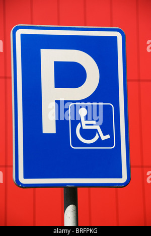 Parcheggio per disabili segno Foto Stock