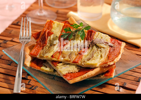 Peperoni e acciughe focaccia. Ricetta disponibile. Foto Stock